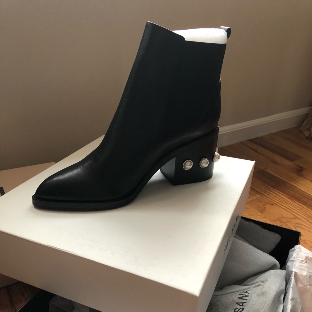 Sol Sana booties